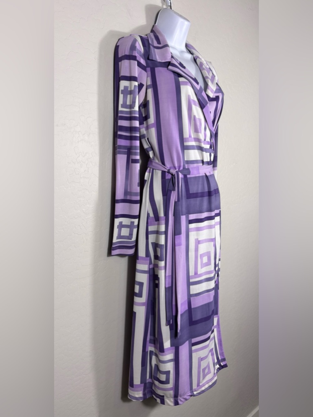 Vintage BCBG exclusively for Nordstroms Geometric Print Purple Wrap dress Y2K M - Picture 3 of 6